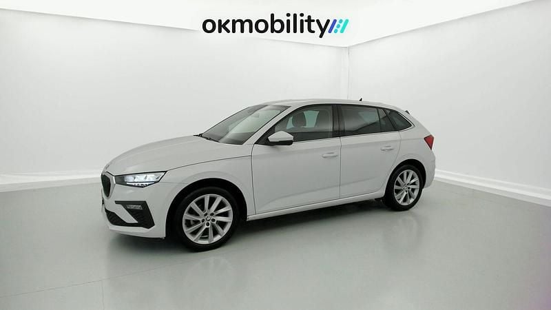 Usado Skoda Scala Selection 115 CV (84 kW) 2024 Blanco glaciar Utilitario