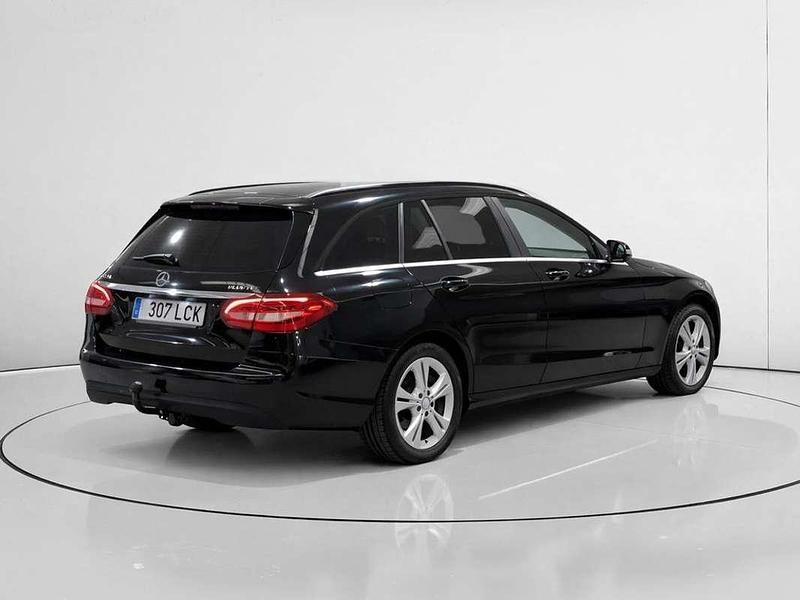 Usado Mercedes C220 170 CV (125 kW) 2015 Negro Familiar