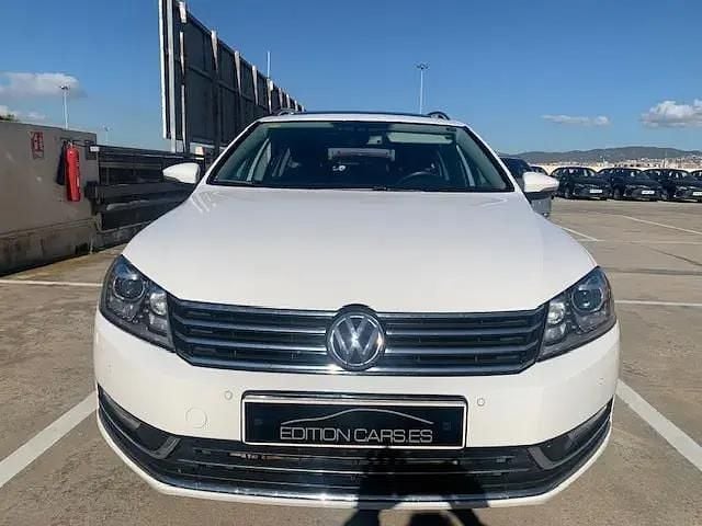 Usado VW Passat Highline 178 CV (130 kW) 2014 Blanco Familiar