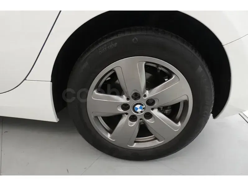 Begagnad BMW 116 116 HK (85 kW) 2021 Svart Halvkombi