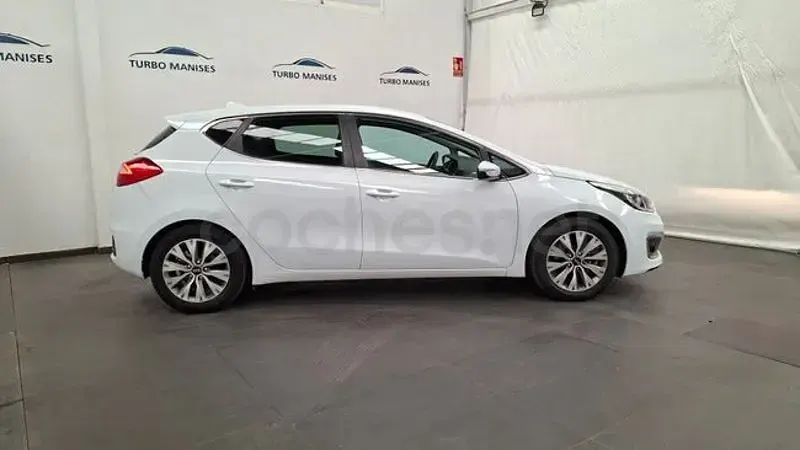 Usado Kia Ceed GT 90 CV (66 kW) 2018 Blanco Berlina