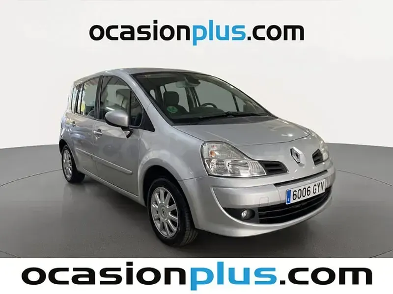 Usado Renault Grand Modus Dynamique 75 CV (55 kW) 2010 Gris / plata Monovolumen