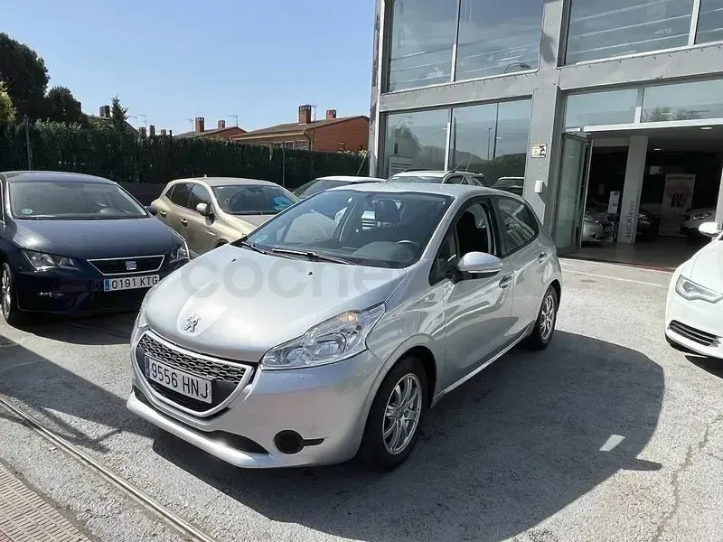 Usado Peugeot 208 Access 68 CV (50 kW) 2013 Gris / plata Utilitario