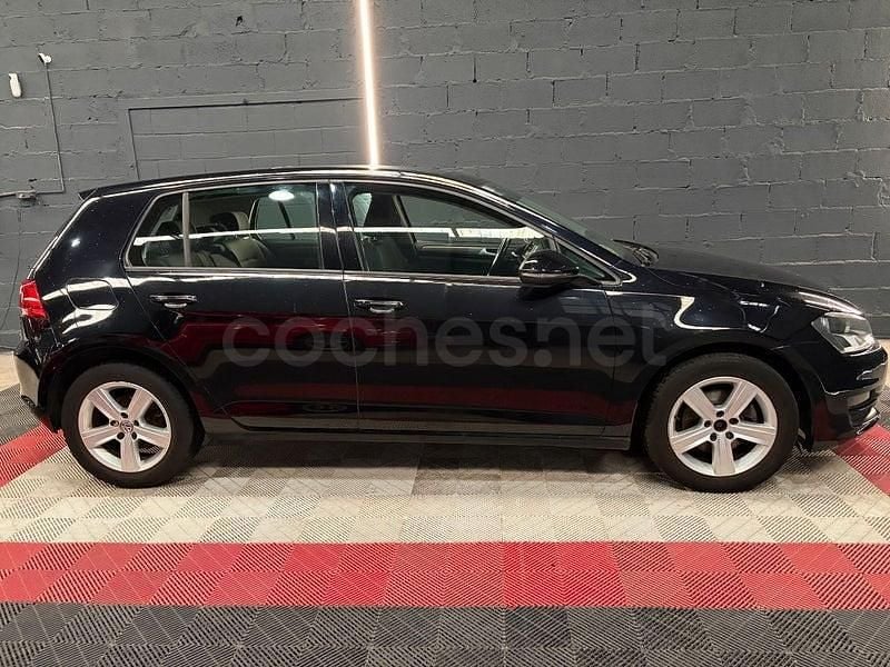 Usado VW Golf VII Advance 105 CV (77 kW) 2013 Negro Berlina