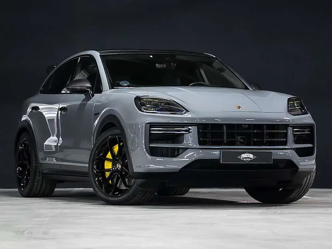 Usado Porsche Cayenne Turbo E-Hybrid 740 CV (544 kW) 2025 Gris SUV
