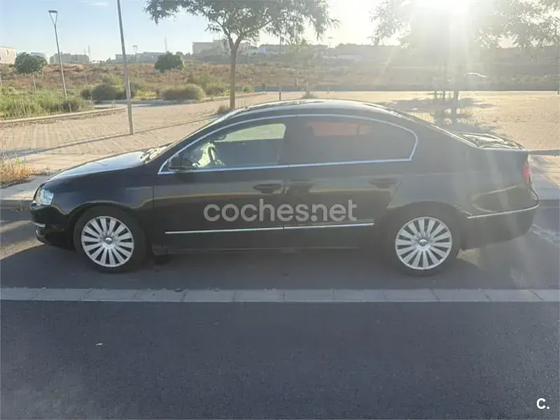 Usado VW Passat Highline 140 CV (102 kW) 2008 Negro Berlina