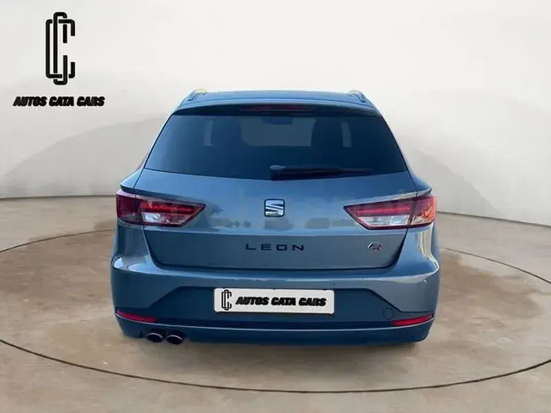Usado Seat Leon FR 150 CV (110 kW) 2015 Gris / plata Familiar