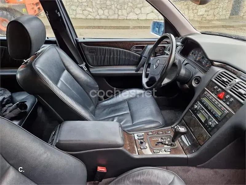 Usado Mercedes E430 Avantgarde 279 CV (205 kW) 2000 Gris / plata Berlina