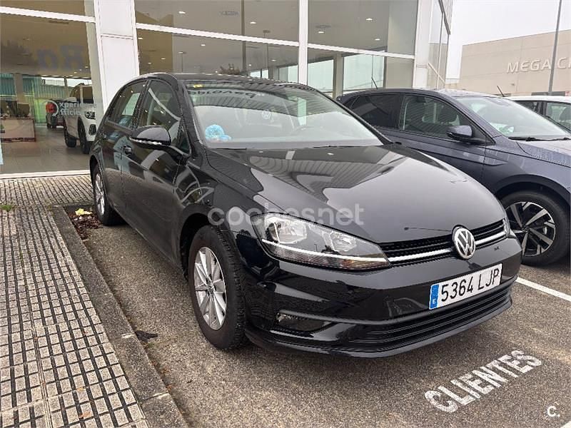 Negro Usado 2020 VW Golf Edition Berlina | 14.990 € (Super precio) - Imagen 1/4