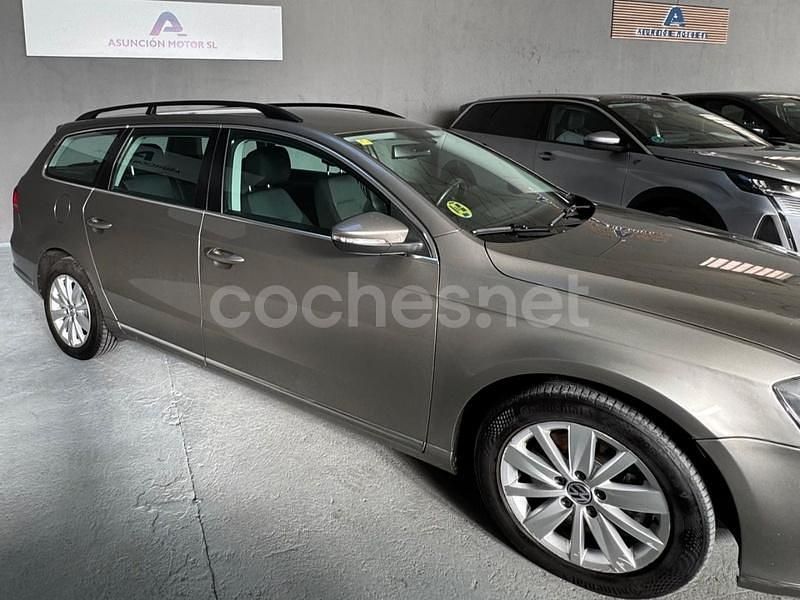Usado VW Passat Advance 140 CV (102 kW) 2012 Gris / plata Berlina