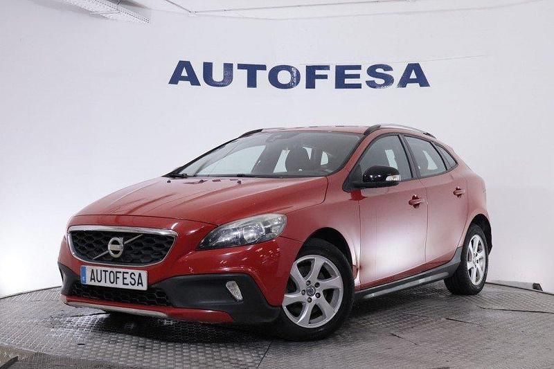 Rojo Usado 2014 Volvo V40 CC Kinetic Familiar | 11.550 € (Precio justo) - Imagen 1/4