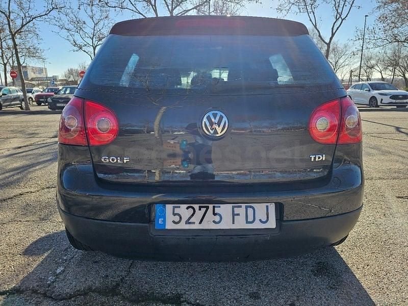 Usado VW Golf V Highline 105 CV (77 kW) 2007 Negro Berlina