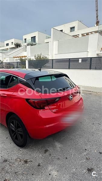 Usado Opel Astra Selective 110 CV (80 kW) 2018 Rojo Berlina