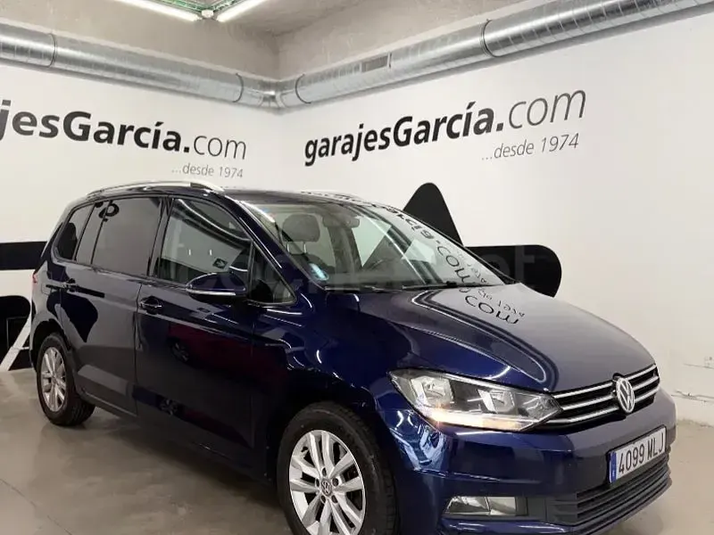 Usado VW Touran Advance 115 CV (84 kW) 2017 Azul Monovolumen