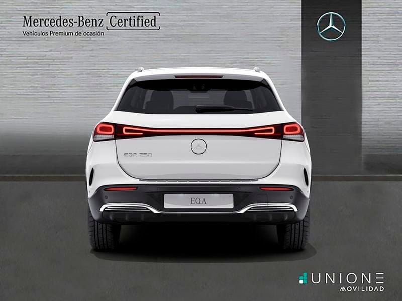 Usado Mercedes EQA250 AMG line 139 kW (190 CV) 2022 Blanco SUV