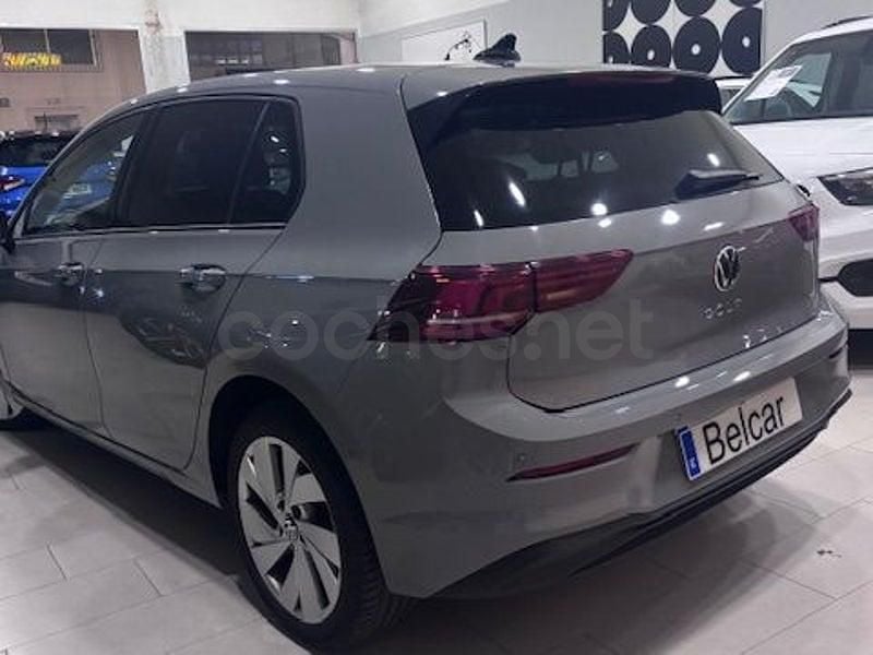Usado VW Golf VIII 115 CV (84 kW) 2025 Gris / plata Berlina