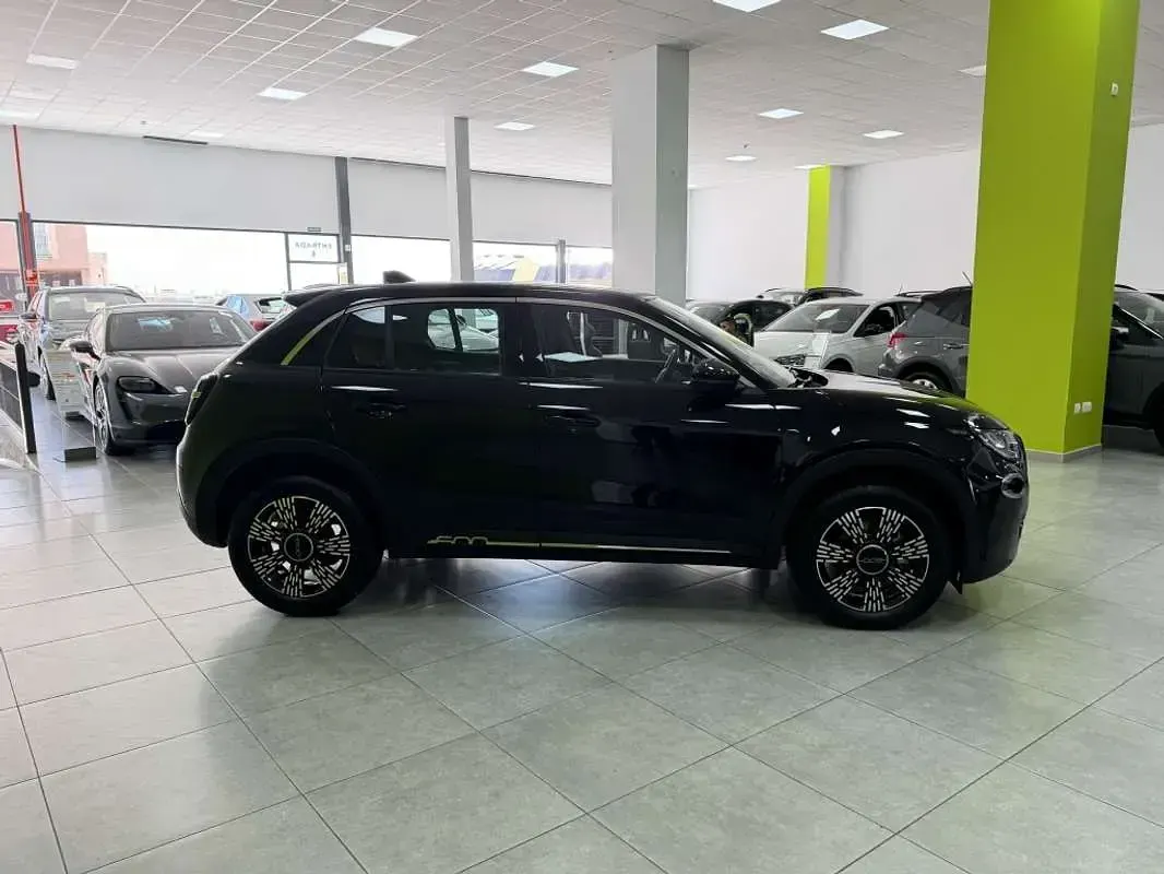 Usado Fiat 600 Pop 110 CV (80 kW) 2025 Negro SUV