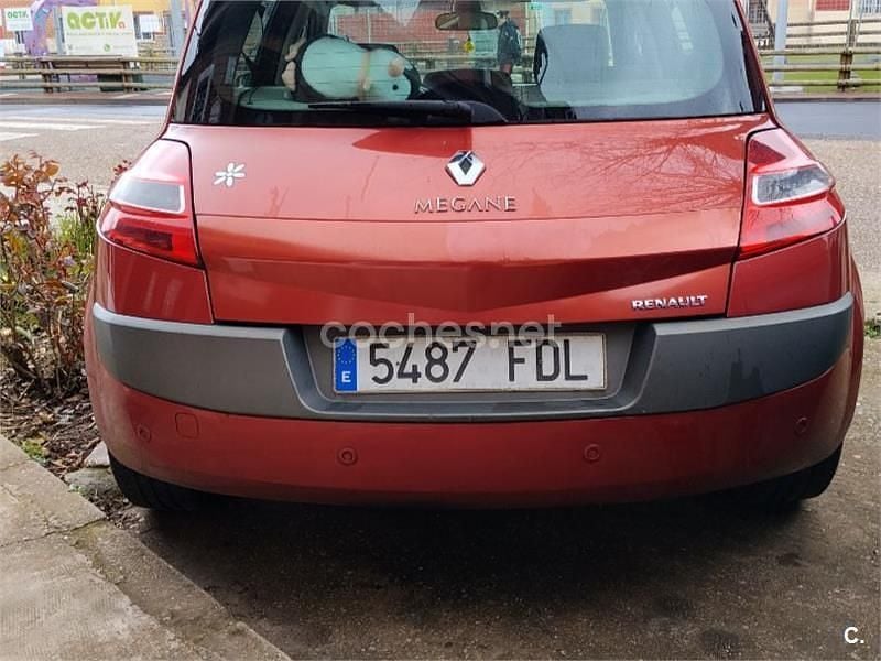 Usado Renault Mégane II Dynamique 105 CV (77 kW) 2006 Beige Berlina