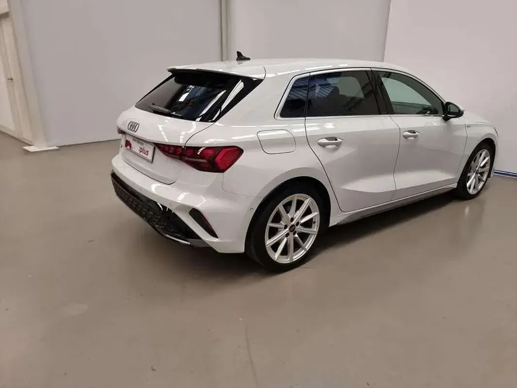 Usado Audi A3 Sportback S-Line 150 CV (110 kW) 2025 Blanco Utilitario