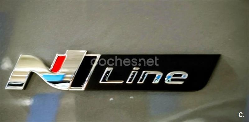 Usado Hyundai Kona N Line 120 CV (88 kW) 2023 Gris / plata SUV