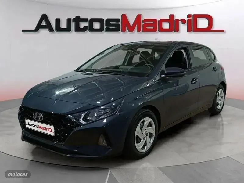 Usado Hyundai i20 100 CV (73 kW) 2022 Gris / plata Berlina