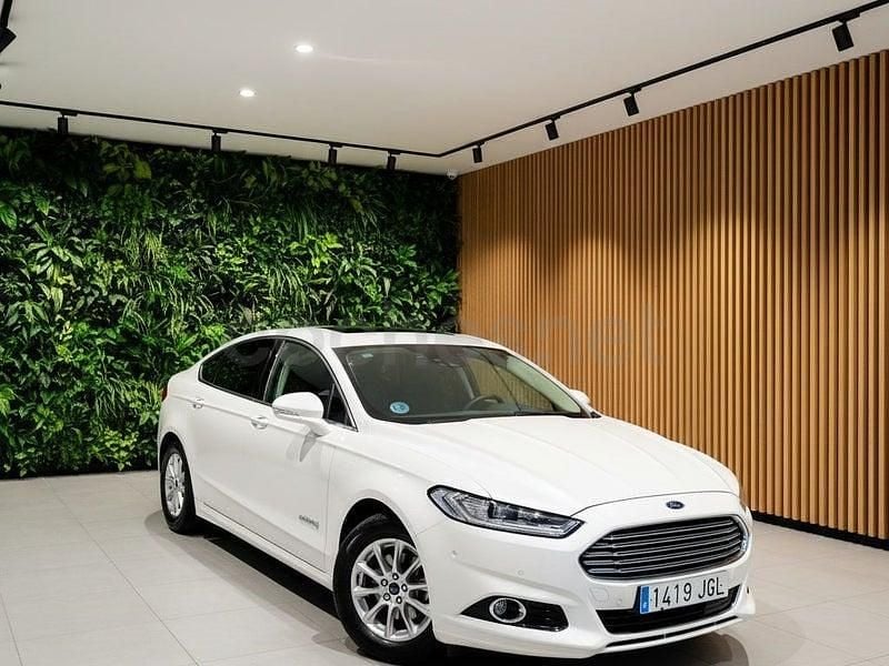 Usado Ford Mondeo Titanium 187 CV (137 kW) 2015 Blanco Berlina