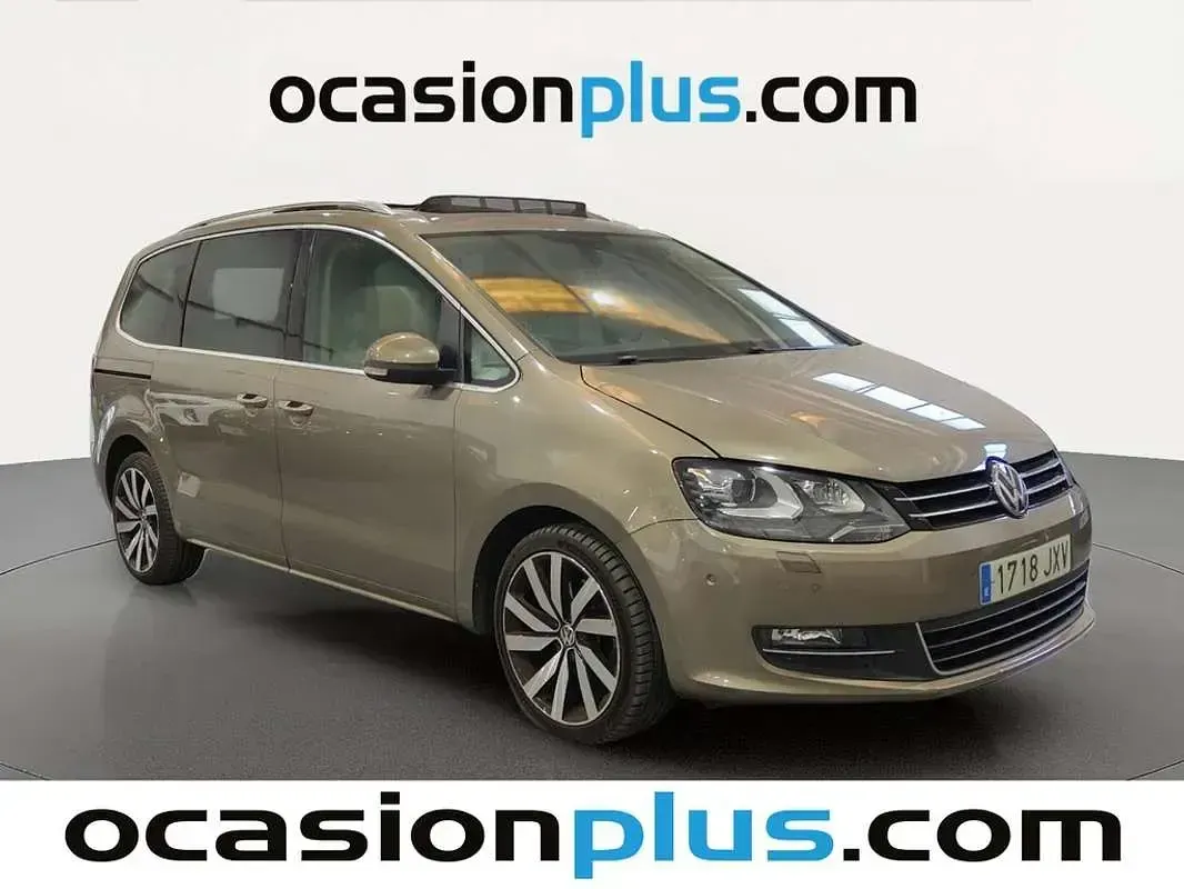 Usado VW Sharan Sportline 150 CV (110 kW) 2017 Oro Monovolumen