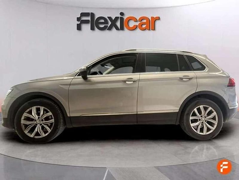 Usado VW Tiguan Sportline 150 CV (110 kW) 2020 Gris SUV