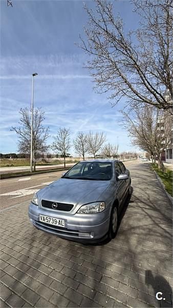 Usado Opel Astra Comfort 75 CV (55 kW) 2000 Gris / plata Berlina