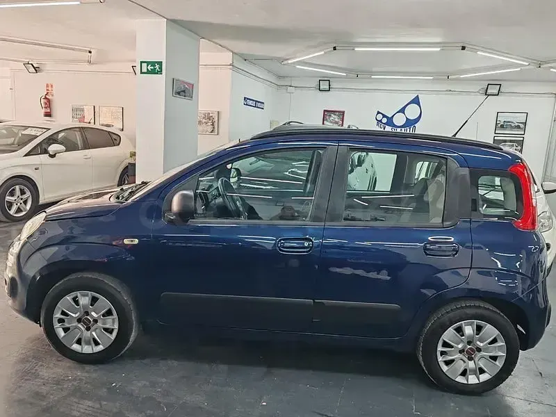 Usado Fiat Panda Easy 69 CV (50 kW) 2017 Azul Utilitario
