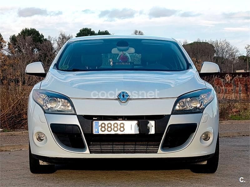 Usado Renault Mégane Dynamique 105 CV (77 kW) 2010 Blanco Berlina