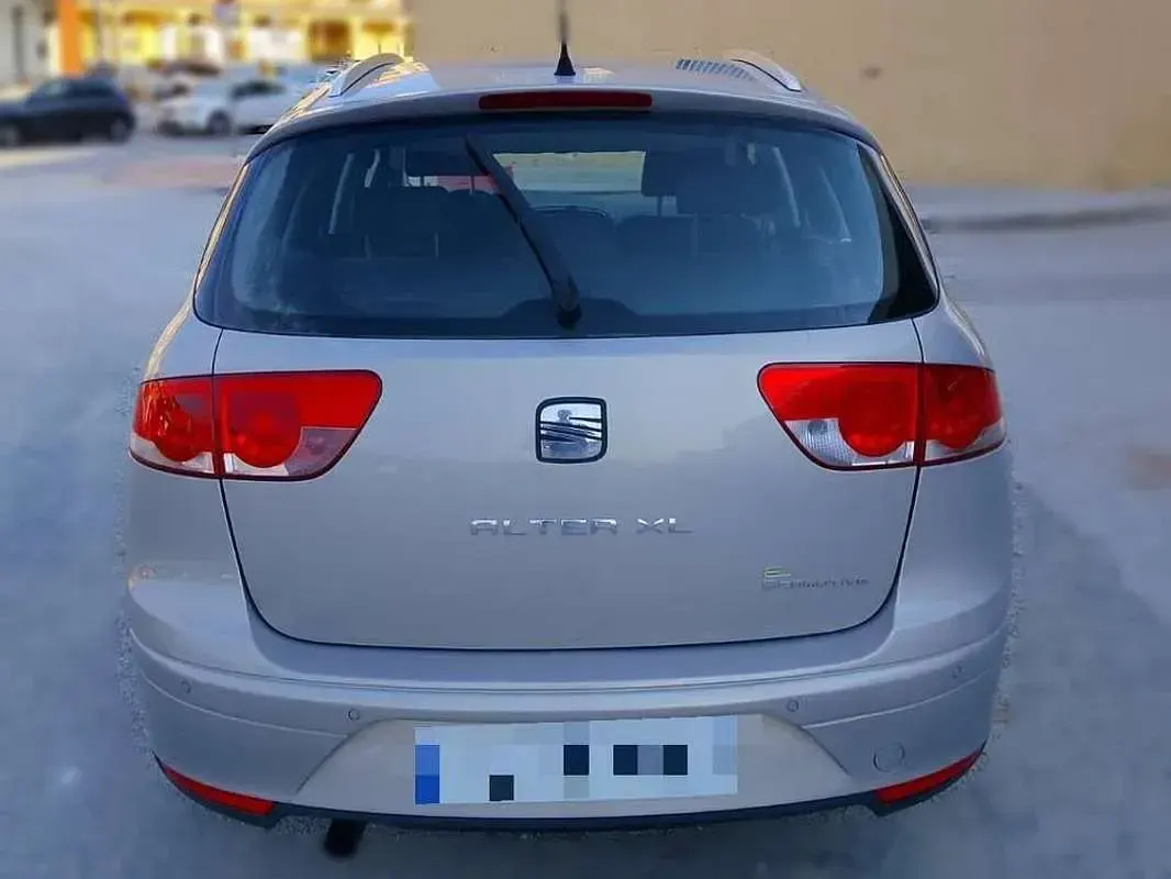 Usado Seat Altea Style 105 CV (77 kW) 2010 Beige Monovolumen