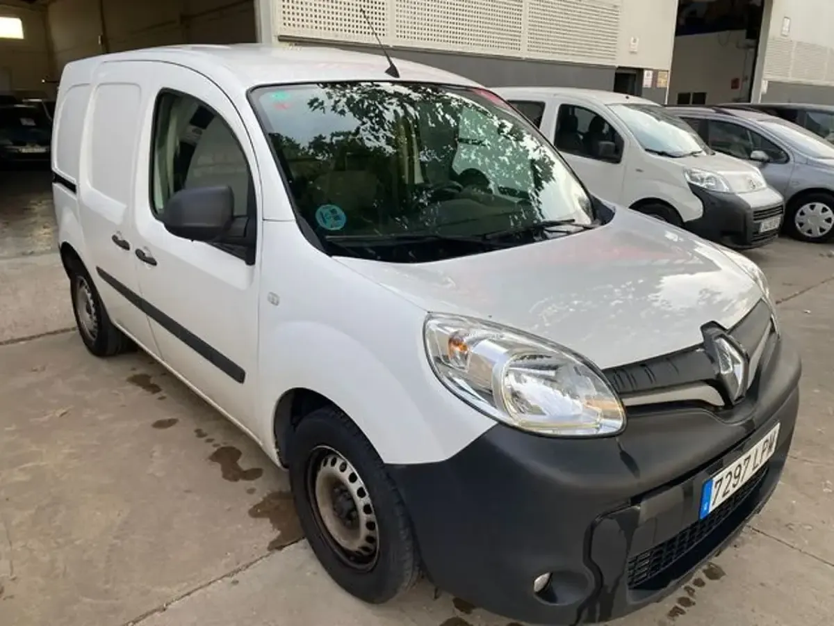 Usado Renault Kangoo 95 CV (69 kW) 2021 Blanco Monovolumen