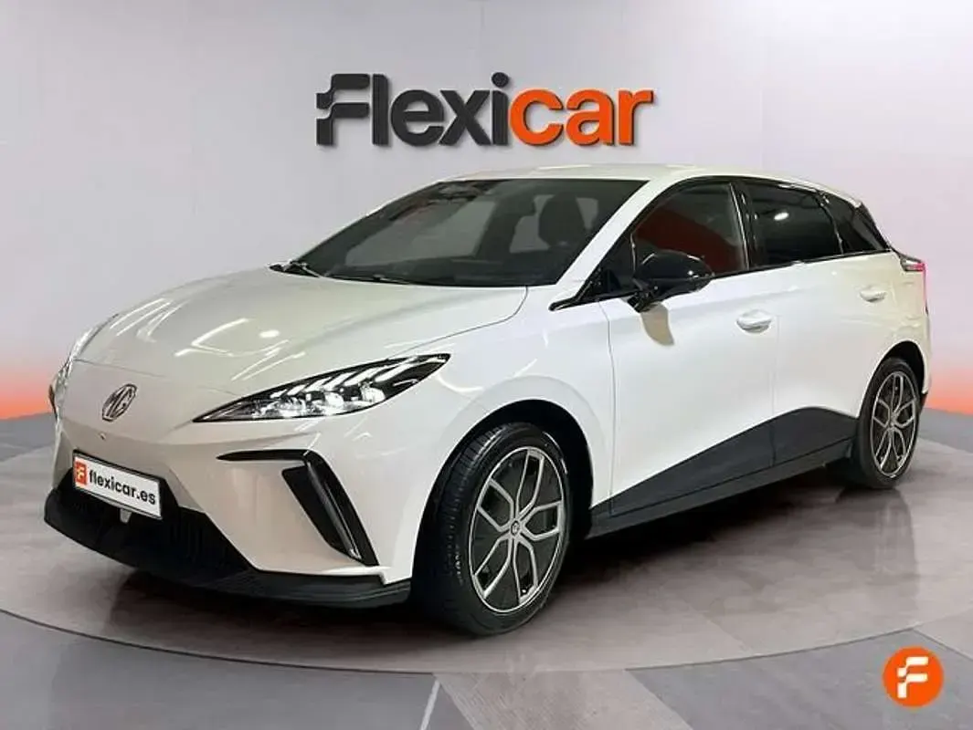 Usado MG MG4 EV Luxury 150 kW (204 CV) 2023 Blanco Utilitario