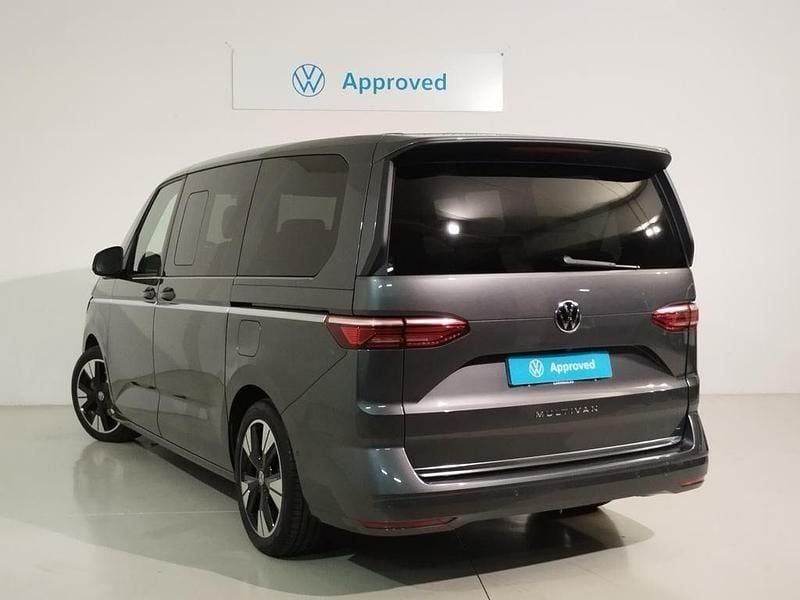 Usado VW Multivan Style 150 CV (110 kW) 2025 Gris Van