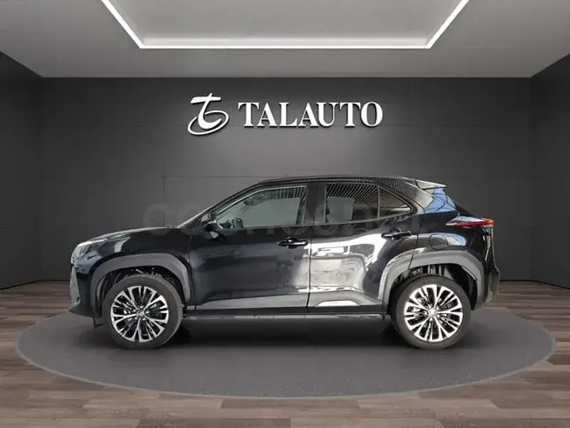 Usado Toyota Yaris Cross Style 116 CV (85 kW) 2024 Negro SUV
