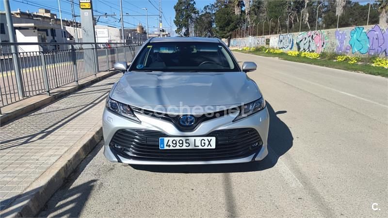 Usado Toyota Camry Advance 218 CV (160 kW) 2020 Gris / plata Berlina