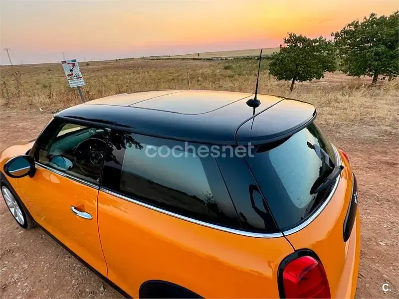 Usado Mini Cooper 136 CV (100 kW) 2017 Naranja Utilitario