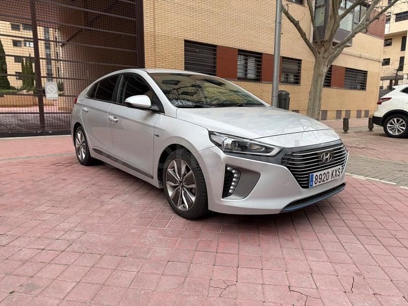 Usado Hyundai Ioniq 141 CV (103 kW) 2019 Gris / plata Utilitario