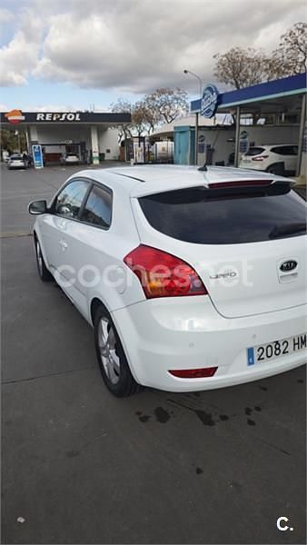 Usado Kia ProCeed 115 CV (84 kW) 2012 Blanco Berlina