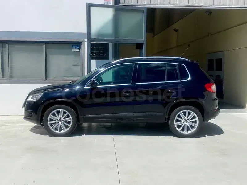 Usado VW Tiguan 140 CV (102 kW) 2008 Negro SUV