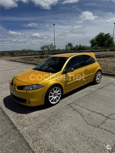 Amarillo Usado 2007 Renault Mégane II Berlina | 13.500 € - Imagen 1/4