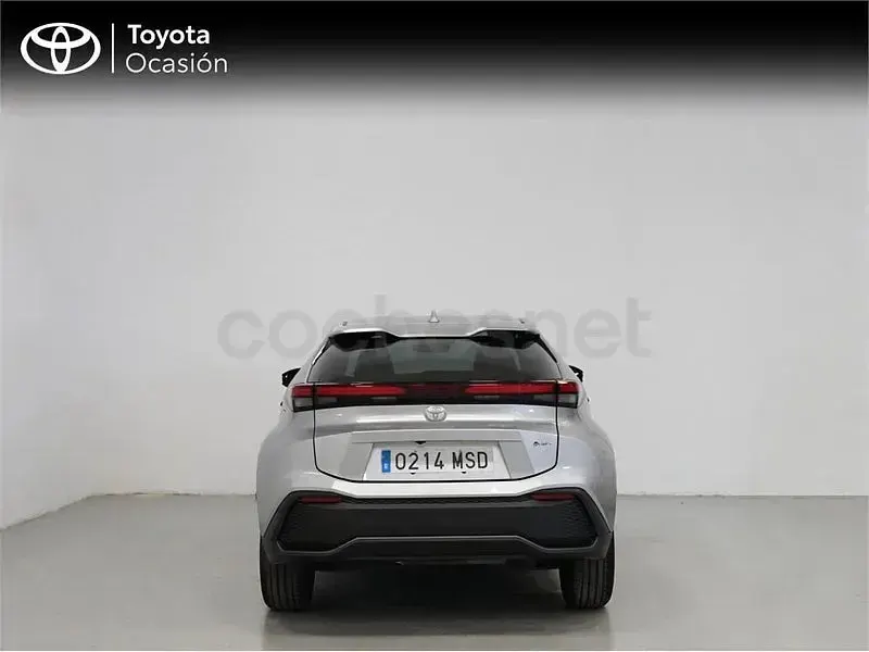 Usado Toyota C-HR Advance 140 CV (102 kW) 2024 Gris / plata SUV