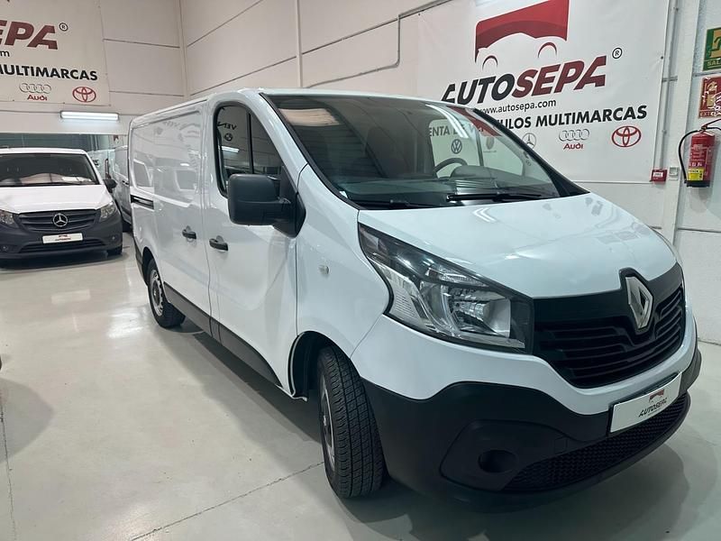 Usado Renault Trafic 120 CV (88 kW) 2020 Blanco Monovolumen