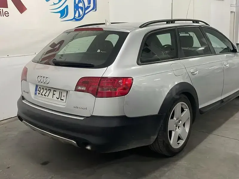 Usado Audi A6 233 CV (171 kW) 2006 Gris / plata Familiar