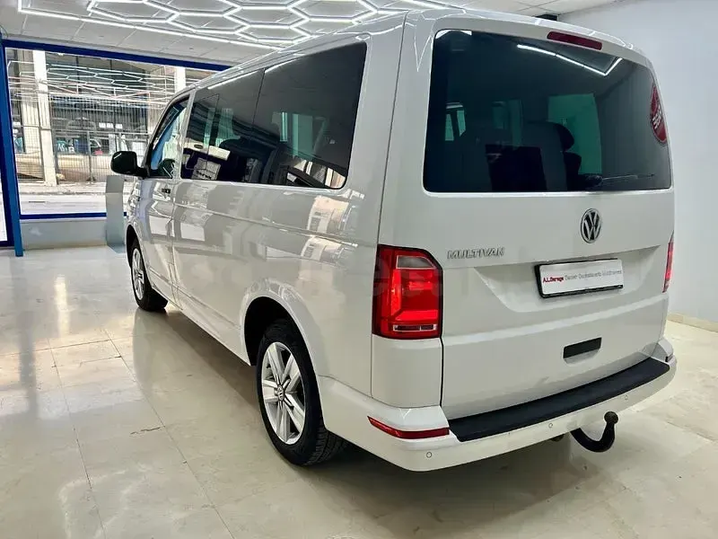 Usado VW Multivan 150 CV (110 kW) 2020 Blanco Monovolumen