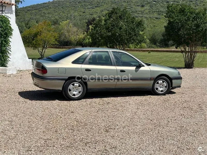 Usado Renault Safrane 115 CV (84 kW) 1999 Beige Utilitario