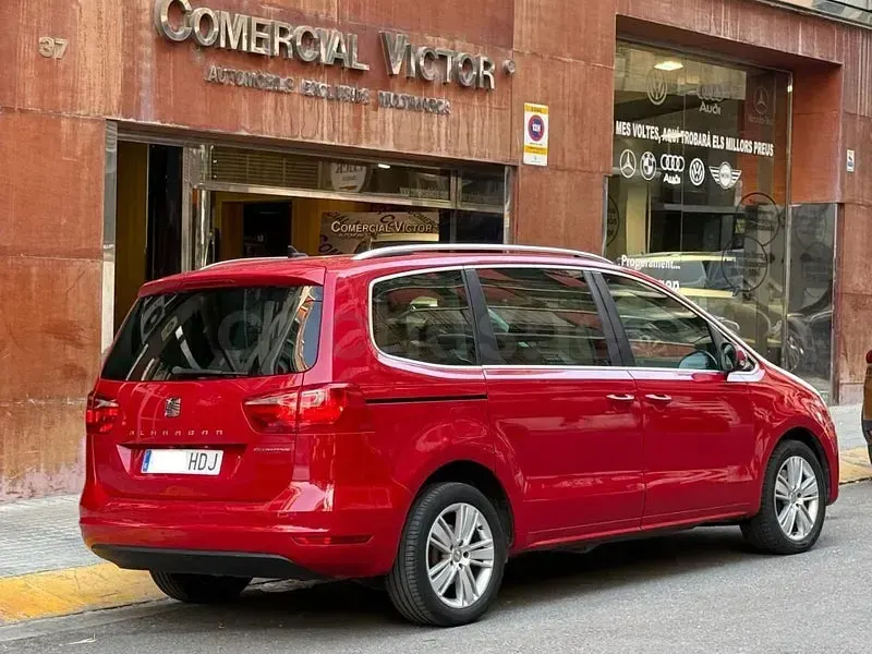 Usado Seat Alhambra Ecomotive 170 CV (125 kW) 2011 Rojo Monovolumen