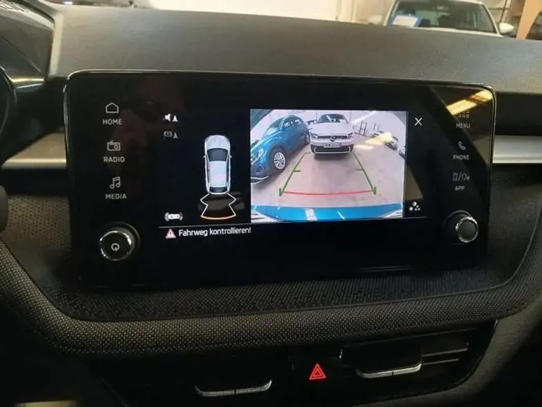 Usado Skoda Fabia Selection 95 CV (69 kW) 2025 Plateado Utilitario