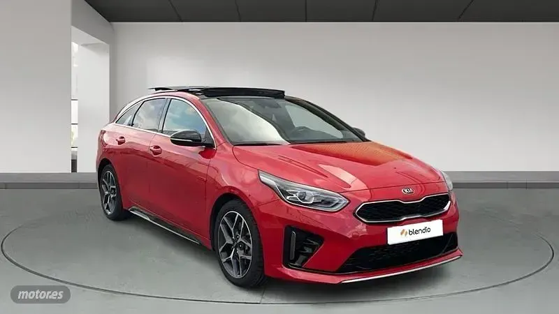 Usado Kia ProCeed GT-Line 120 CV (88 kW) 2019 Rojo Familiar